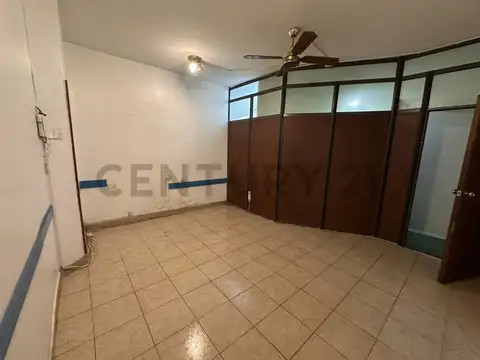 VENTA LOCAL  7 AMBIENTES BERNAL CENTRO