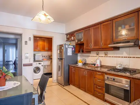 Departamento 4 ambientes con 2 baños