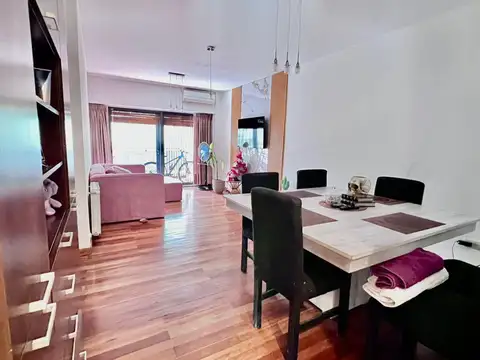 Departamento en venta - 2 Dormitorios 2 Baños - 77mts2 - La Plata