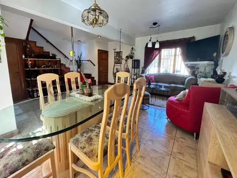 VENTA DE DUPLEX 4 AMB CON COCHERA EN MORON