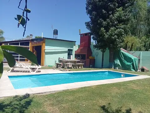 CASA EN VENTA EN ALVAREZ CON PILETA