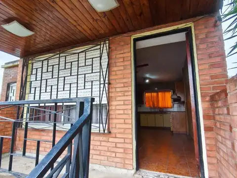 SE ALQUILA DEPARTRAMENTO DE TRES AMBIENTES