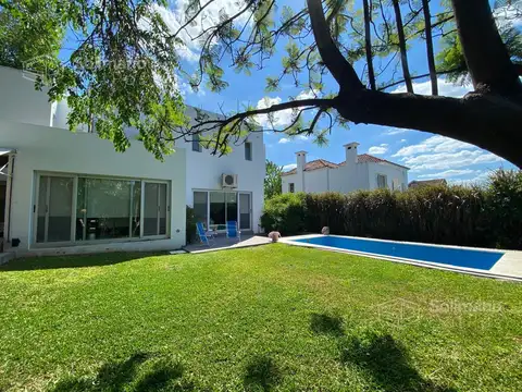 Casa de 5 ambientes en venta en Pacheco - Barrio Barrancas de San José