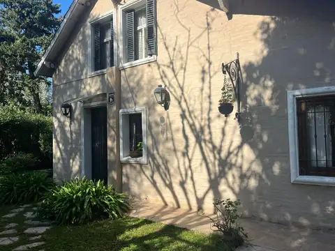 Hermosa casa funcional con terreno de 1720 metros