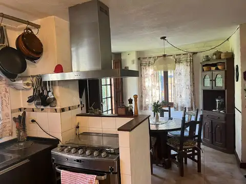 Casa en Venta con 3 cocheras