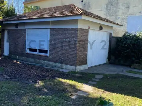VENTA LOTE 930M2 CON CASA  4 AMBIENTES– IDEAL COMPLEJO, GALPÓN O INVERSIÓN