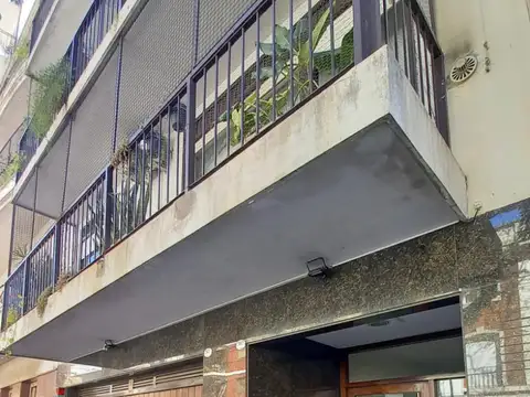 Cespedes 2400, Piso 5