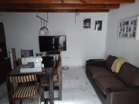 Depto Tipo Casa 5 ambientes con 1 baño