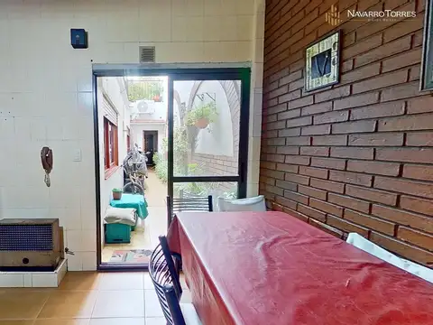 CASA CON TERRAZA PARRILLA VALENTIN ALSINA LANUS