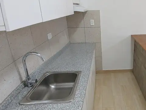 Casa en Alquiler en Villa Ballester, $ 480.000