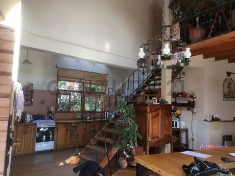 Casa 6 ambientes con 3 baños