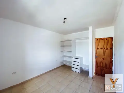Depto Tipo Casa en Venta en Los Hornos, USD 49.000