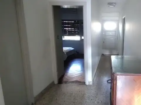 Casa 6 ambientes con 2 baños