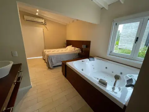 Casa en Venta con 6 cocheras
