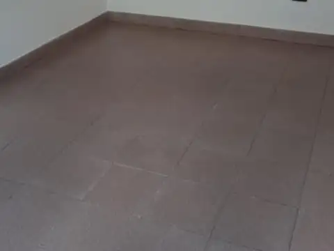 CASA DE 5 AMBIENTES EN VENTA EN POMPEYA DE 5 AMBIENTES