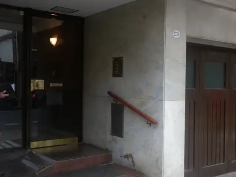 2 AMBIENTES A METROS SANTA FE, COCINA Y BAÑO COMPLETO LAVADERO INDEPENDIENTE