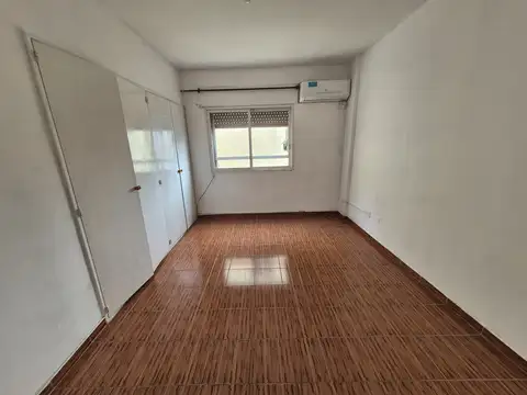 Oportunidad en Venta! Monoambiente Muy Luminoso APTO PROFESIONAL *  Zona Once - Balvanera