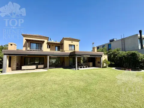 Casa en Venta al Noreste