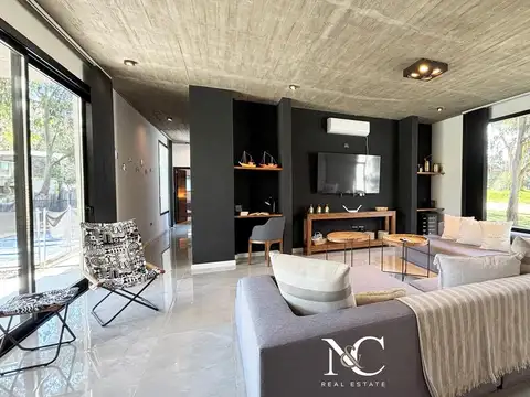 Casa 4 ambientes con 3 baños