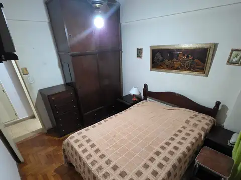 DEPARTAMENTO 2 AMB. - LAVADERO INDEPENDIENTE - SOBRE AVENIDA - MUY BUENA UBICACION