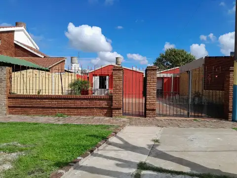 CASA EN VENTA DE 3 DOMITORIOS EN BARIO CRISTALERIA