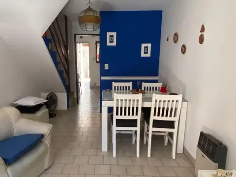Depto Tipo Casa 4 ambientes con 2 baños