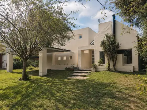 Alquiler en Country La Reserva,  casa de 3 dorm + Pileta