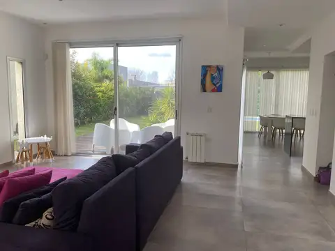 Casa en Venta en Pilar del Este - San Eduardo, USD 174.900