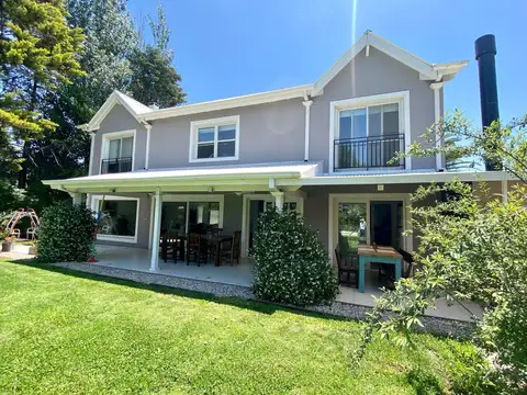 Casa en venta con 4 dormitorios en Boulevares- Pilar