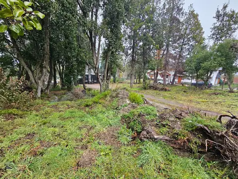 VENTA – Lote/Terreno de 996,83 m2, calle Comahue Bº Norte, Apto 4 UF, Villa la Angostura