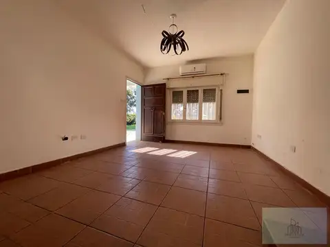 Casa en Venta con 6 cocheras