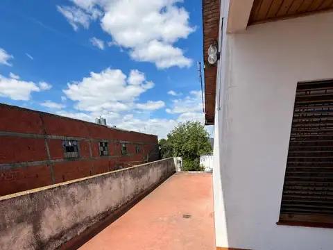 CASA Y LOCAL COMERCIAL