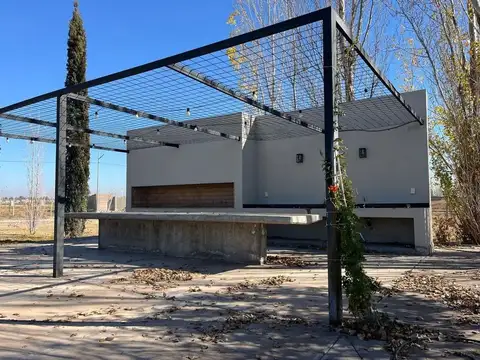 Agustín Álvarez 300