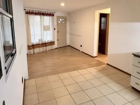 Depto Tipo Casa en Venta en Haedo, USD 58.000