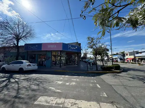 Av. Avellaneda  al 1700