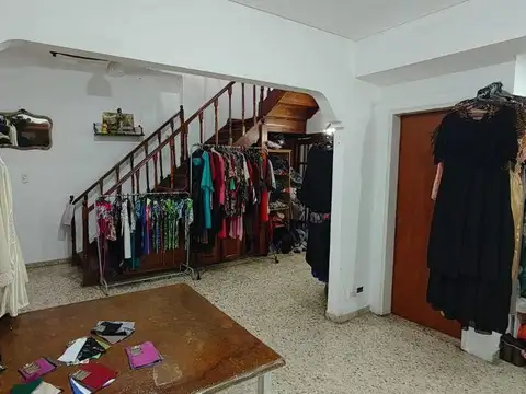 Casa 5 ambientes con 1 baño