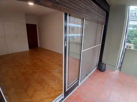 Albarellos 1000, Piso 4