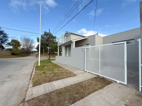 VENTA CASA RECICLADA DE 3 DORM TANDIL