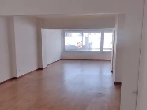 Alquiler Oficina Comercial con ventana al frente, 120m2, Congreso