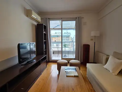 Teodoro García 2400, Piso 8