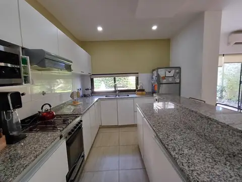 Casa en Venta en Chilavert, USD 230.000