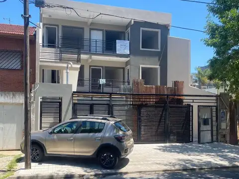 DEPARTAMENTO DE 2 1/2 AMBIENTES A ESTRENAR CON PATIO Y COCHE