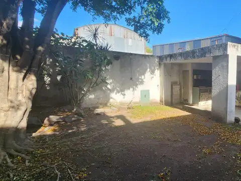 Casa 6 ambientes con 4 baños