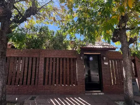 VENTA  CASA 6 AMBIENTES CIUDAD JARDÍN