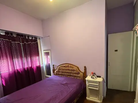 Departamento 3 ambiente en venta sobre Avenida Maipu.