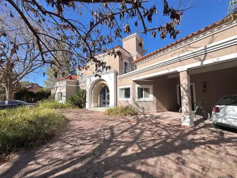 Venta Casa 5 Ambientes con Pileta en Country Club Los Cardales | Apto Crédito