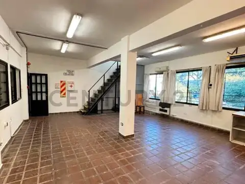 Arias 2800, Piso 0