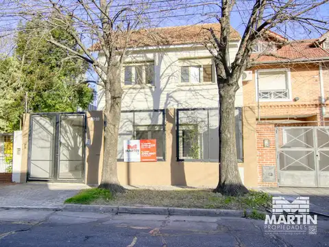 Chalet en Venta de 5 Ambientes en Munro con Playroom, Jardin, Terraza y Cochera