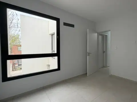 Casa en Alquiler con 1 cochera