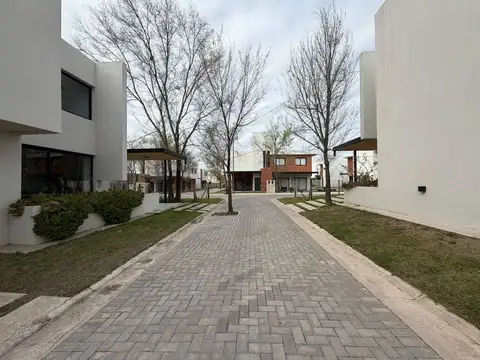 Casa en Alquiler A Estrenar